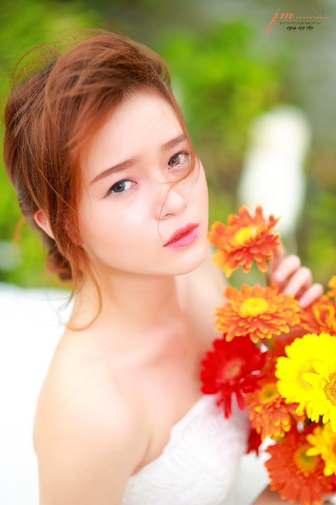 美女扒开尿口给男人玩